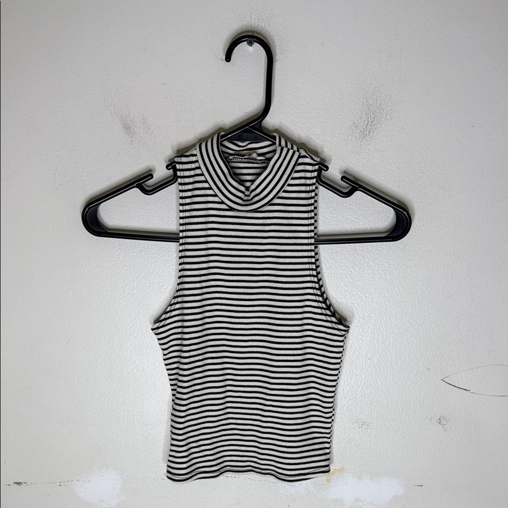Soprano Black and White Striped Ribbed Tank Top Size Medium